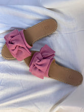 Load image into Gallery viewer, Malibú Bowtie Pink Sandals
